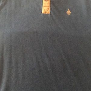 Boy’s Volcom short sleeve shirt